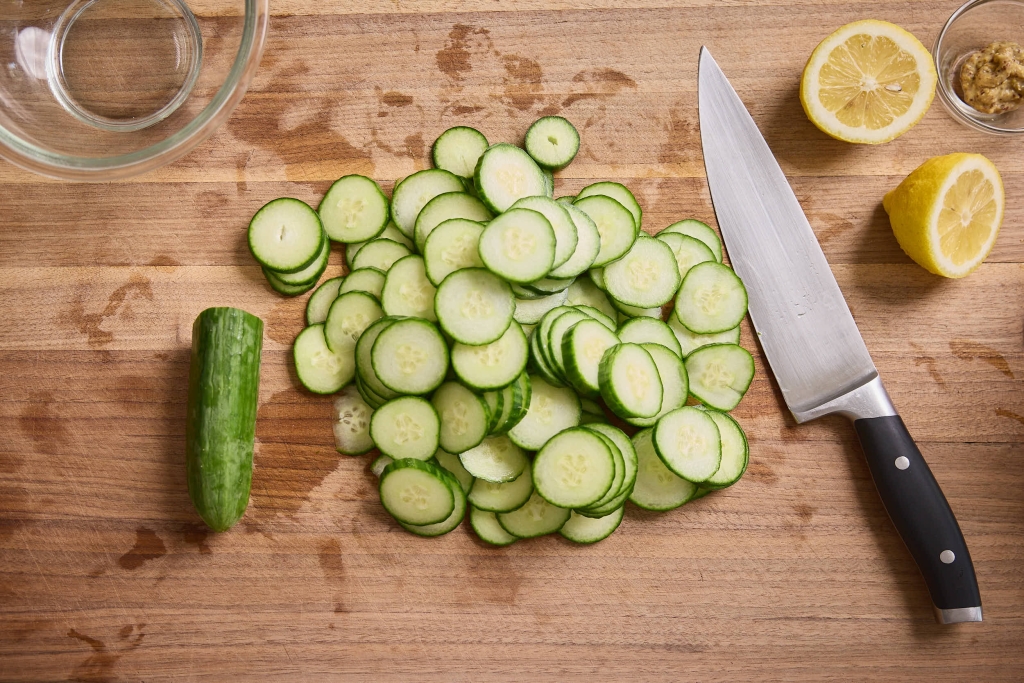 Crunchy Cucumber Salad 2 CucumberSalad R5C 8405 Web