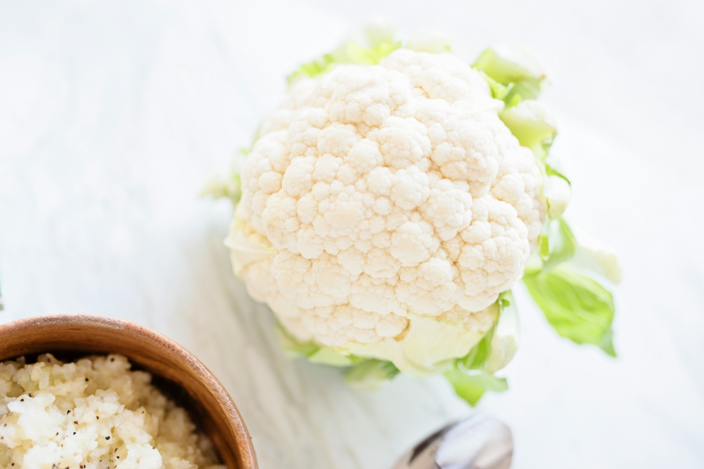 Healthy Creamy Cauliflower Cheddar Soup 2 amber faust j mhW ZTZw unsplash